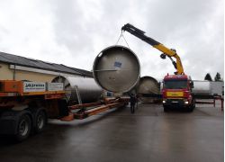 Miet-Mobilkran: damit kann man Tanks verladen.